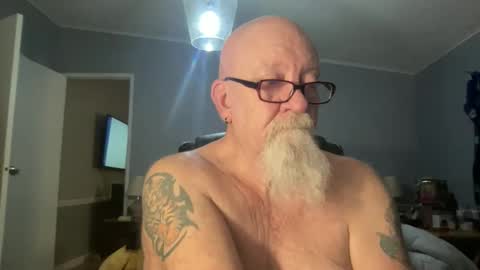 Snapshot of kcbace61760 chatting on 03/01/26, 01:40 kcbace61760 online show from 03/01/26, 01:40