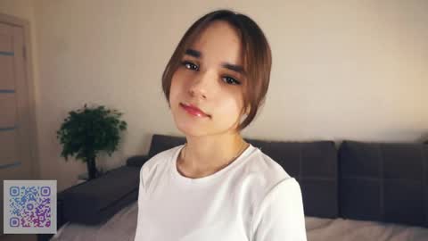 Snapshot of keeleyreineck chatting on 05/11/26, 05:24 Nika online show from 05/11/26, 05:24