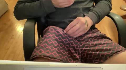 Snapshot of keesey23 chatting on 11/21/25, 04:22 Keesey23 online show from 11/21/25, 04:22