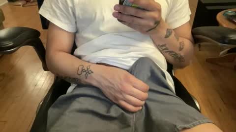 Keesey23 online show from 04/17/26, 04:04