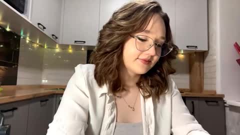 Snapshot of keeshatenn chatting on 02/22/26, 11:42 Velma online show from 02/22/26, 11:42