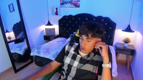 Snapshot of keevin_cross_ chatting on 03/07/25, 05:06 Keevin online show from 03/07/25, 05:06