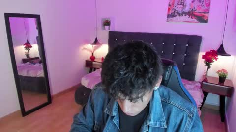 Snapshot of keevin_cross_ chatting on 10/01/25, 10:54 Keevin online show from 10/01/25, 10:54