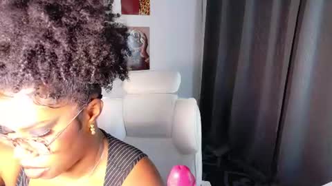 Snapshot of kehlannis_ chatting on 07/15/26, 06:46 Kehlannis online show from 07/15/26, 06:46
