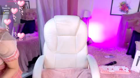    online show from 04/23/26, 04:24