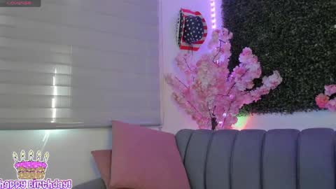 Snapshot of keila_loll chatting on 05/19/26, 02:56 naty online show from 05/19/26, 02:56