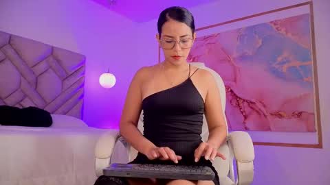 Keily online show from 10/30/25, 11:44