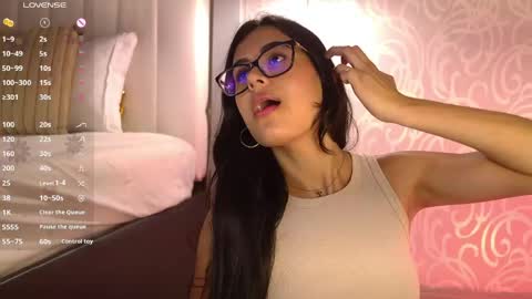 Snapshot of keilybennett chatting on 05/17/26, 11:23 Keily Bennet online show from 05/17/26, 11:23