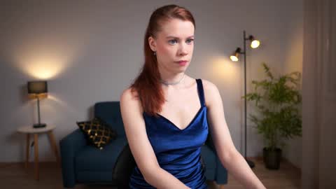 keira_knight online show from 03/12/25, 09:35