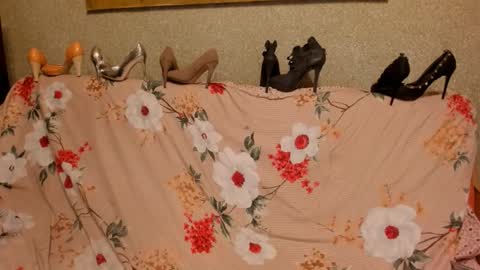 Snapshot of keira_neill chatting on 09/12/25, 02:11 Kenya online show from 09/12/25, 02:11