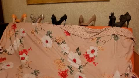 Snapshot of keira_neill chatting on 10/20/25, 04:24 Kenya online show from 10/20/25, 04:24