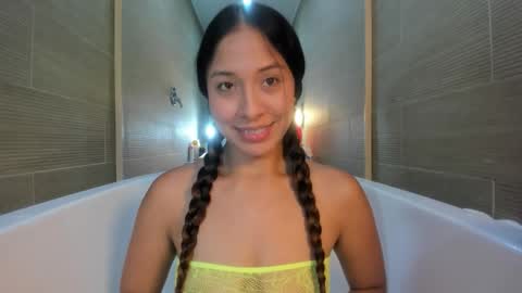 Snapshot of keiry_gonzalez11_aws chatting on 10/05/25, 01:26 keiry_gonzalez11_aws online show from 10/05/25, 01:26