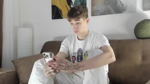 Mark online show from 09/22/25, 04:42