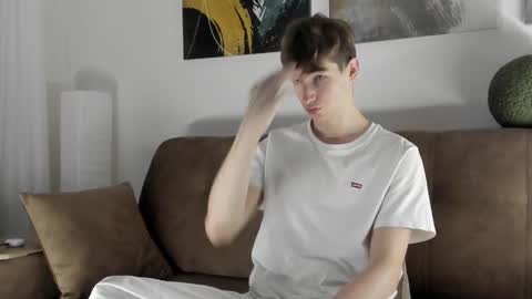 Mark online show from 10/17/25, 03:47