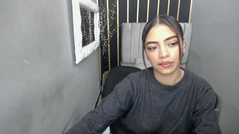 Snapshot of keizy_conte chatting on 12/17/24, 02:00 K E I Z Y online show from 12/17/24, 02:00