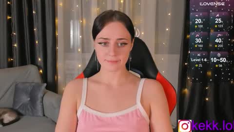 Snapshot of kek_____ chatting on 12/16/25, 05:29 Call me Nat online show from 12/16/25, 05:29