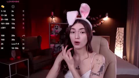 Snapshot of keke_pallmer chatting on 10/23/25, 07:40 Rina online show from 10/23/25, 07:40