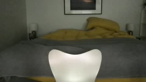 Snapshot of kelkun2828 chatting on 12/17/25, 11:00 kelkun2828 online show from 12/17/25, 11:00