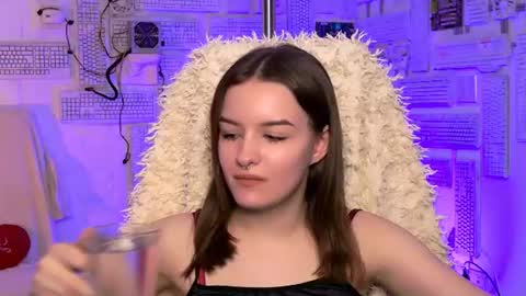kelliebanshe online show from 07/24/26, 08:23