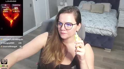 Snapshot of kellielowie chatting on 02/18/25, 02:49 kellielowie online show from 02/18/25, 02:49
