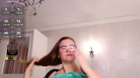 Snapshot of kellielowie chatting on 12/05/25, 06:55 kellielowie online show from 12/05/25, 06:55