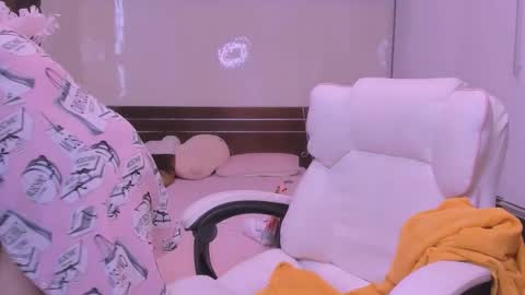 Kelly online show from 04/22/26, 07:33