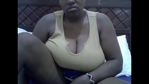 kelly_jones9 online show from 05/19/26, 12:44