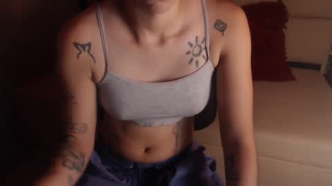 Snapshot of kelly_queenpussy chatting on 10/05/25, 06:39 KEY online show from 10/05/25, 06:39
