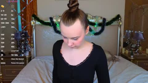 Im Kelly online show from 12/22/25, 10:01