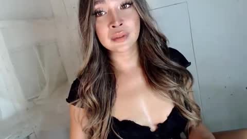 its me KELLY online show from 01/28/25, 01:49