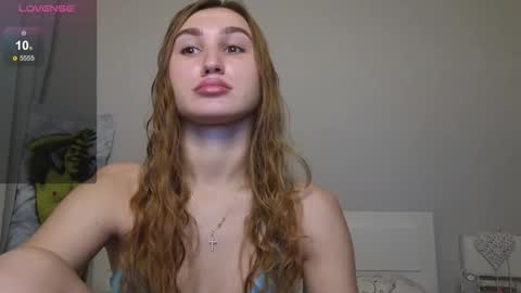 Snapshot of kellykeat chatting on 10/05/25, 09:34 Princess Kelly online show from 10/05/25, 09:34