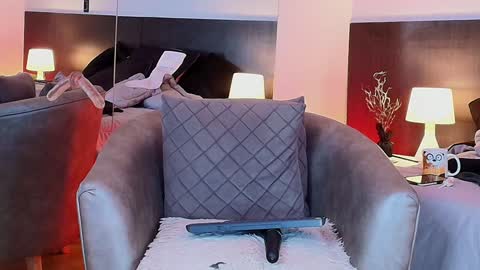 Kelly  online show from 12/29/24, 02:27