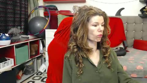 kelly online show from 01/27/25, 01:37