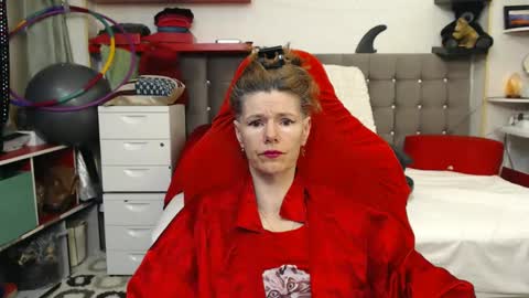 kelly online show from 02/12/25, 06:51