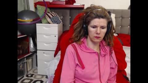 kelly online show from 02/19/25, 02:55