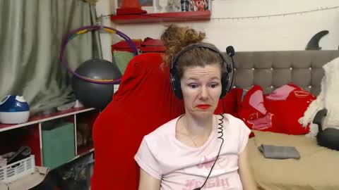 kelly online show from 03/06/25, 01:37