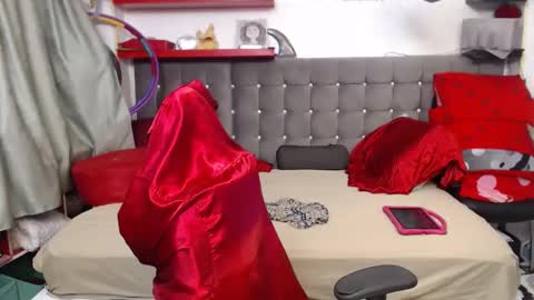 kelly online show from 10/08/25, 01:53