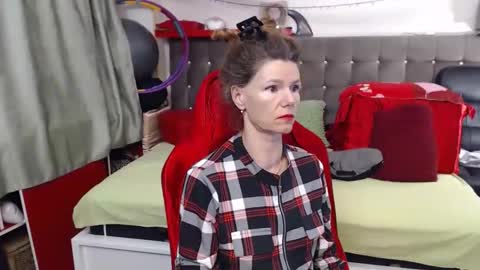 kelly online show from 10/15/25, 08:42