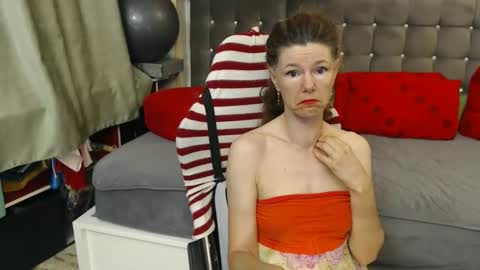 kelly online show from 06/09/26, 01:06