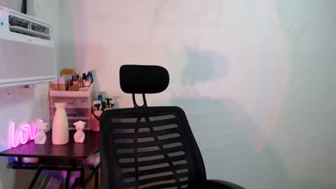 Snapshot of kellys_hot_assxx chatting on 07/25/26, 01:41 KELLY MCDOLEN online show from 07/25/26, 01:41