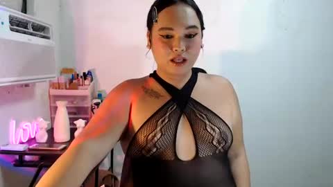 Snapshot of kellys_hot_assxx chatting on 07/26/26, 01:40 KELLY MCDOLEN online show from 07/26/26, 01:40