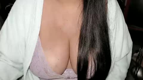 Snapshot of kellyshowpv chatting on 09/27/25, 03:33 Kellyshow online show from 09/27/25, 03:33