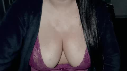 Snapshot of kellyshowpv chatting on 10/14/25, 02:23 Kellyshow online show from 10/14/25, 02:23