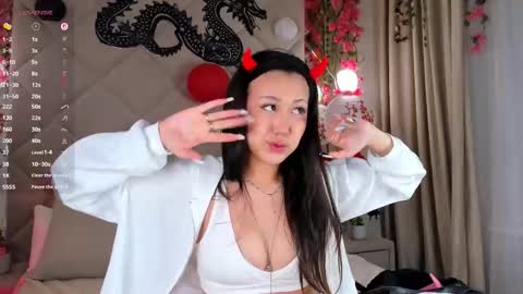 kellyy_bern online show from 11/21/25, 01:59