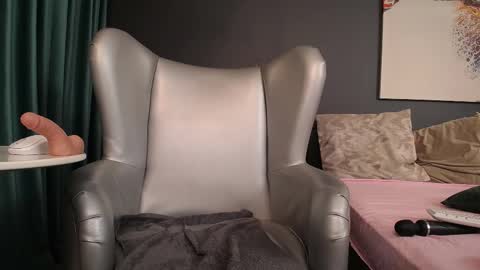 Snapshot of kelsikarterr chatting on 02/25/25, 12:03 kelsikarterr online show from 02/25/25, 12:03