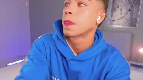   online show from 10/01/25, 11:38