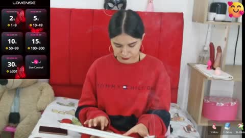 Snapshot of kendal_2 chatting on 02/18/25, 04:48 Mariana online show from 02/18/25, 04:48