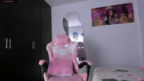 Snapshot of kendal_hot1 chatting on 04/29/26, 10:38 Aleja3 online show from 04/29/26, 10:38