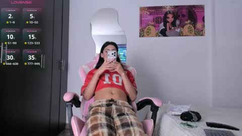Snapshot of kendal_hot1 chatting on 05/25/26, 06:03 Aleja3 online show from 05/25/26, 06:03