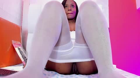 Snapshot of kendal_hot69_ chatting on 04/29/26, 05:30 kendal_hot69_ online show from 04/29/26, 05:30